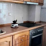 Nikita's House -4 Bedrooms 5' From Racetrack *