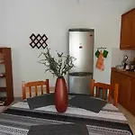 Apartamento Nikita's House -4 Bedrooms 5' From Racetrack *