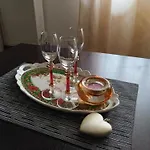 Nikita's House -4 Bedrooms 5' From Racetrack Apartamento Serres