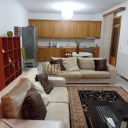 Apartment Nikita's House - 3 Min From Racetrack - Free Parking And Wifi - 7 Guests