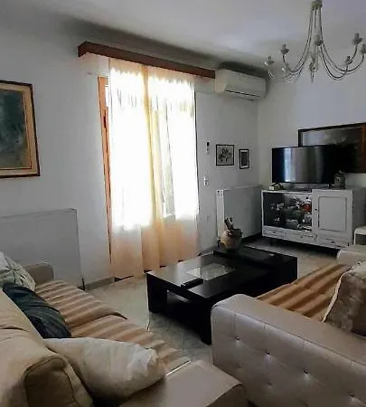 Apartment Nikita's House - 3 Min From Racetrack - Free Parking And Wifi - 7 Guests *