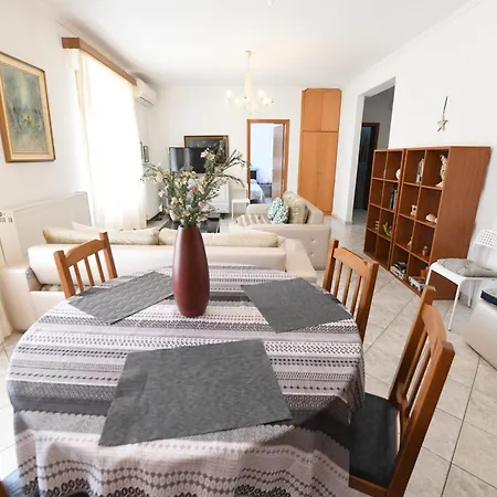 Nikita's House - 3 Min From Racetrack - Free Parking And Wifi - 7 Guests Apartment Serres