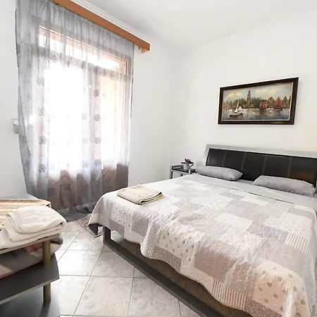 Nikita's House -4 Bedrooms 5' From Racetrack Serres