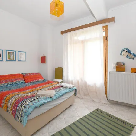 Apartment Nikita's House - 3 Min From Racetrack - Free Parking And Wifi - 7 Guests *