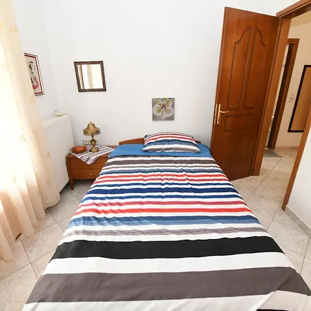 Apartment Nikita's House - 3 Min From Racetrack - Free Parking And Wifi - 7 Guests