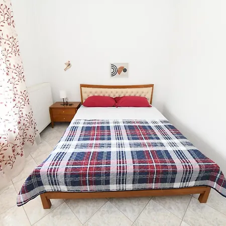 Nikita's House - 3 Min From Racetrack - Free Parking And Wifi - 7 Guests Apartment Serres