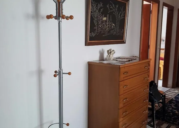 Nikita's House -4 Bedrooms 5' From Racetrack Serres