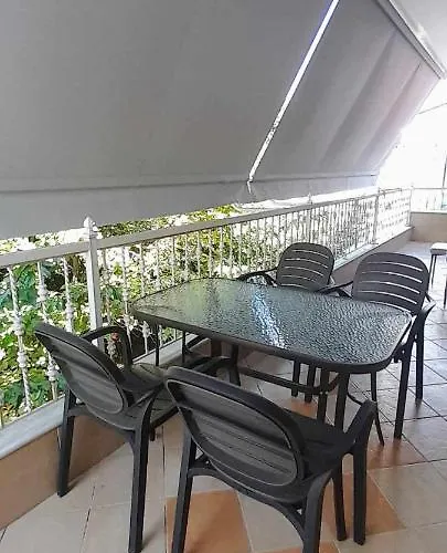 Nikita's House -4 Bedrooms 5' From Racetrack Lejlighed Serres