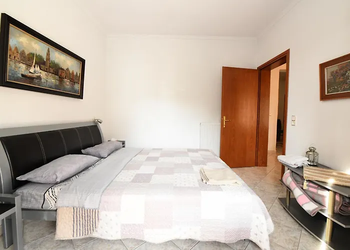 Lejlighed Nikita's House -4 Bedrooms 5' From Racetrack Serres