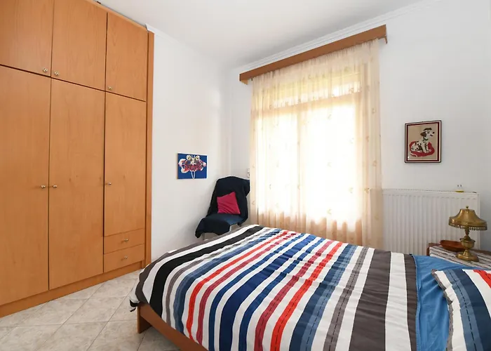Nikita's House -4 Bedrooms 5' From Racetrack